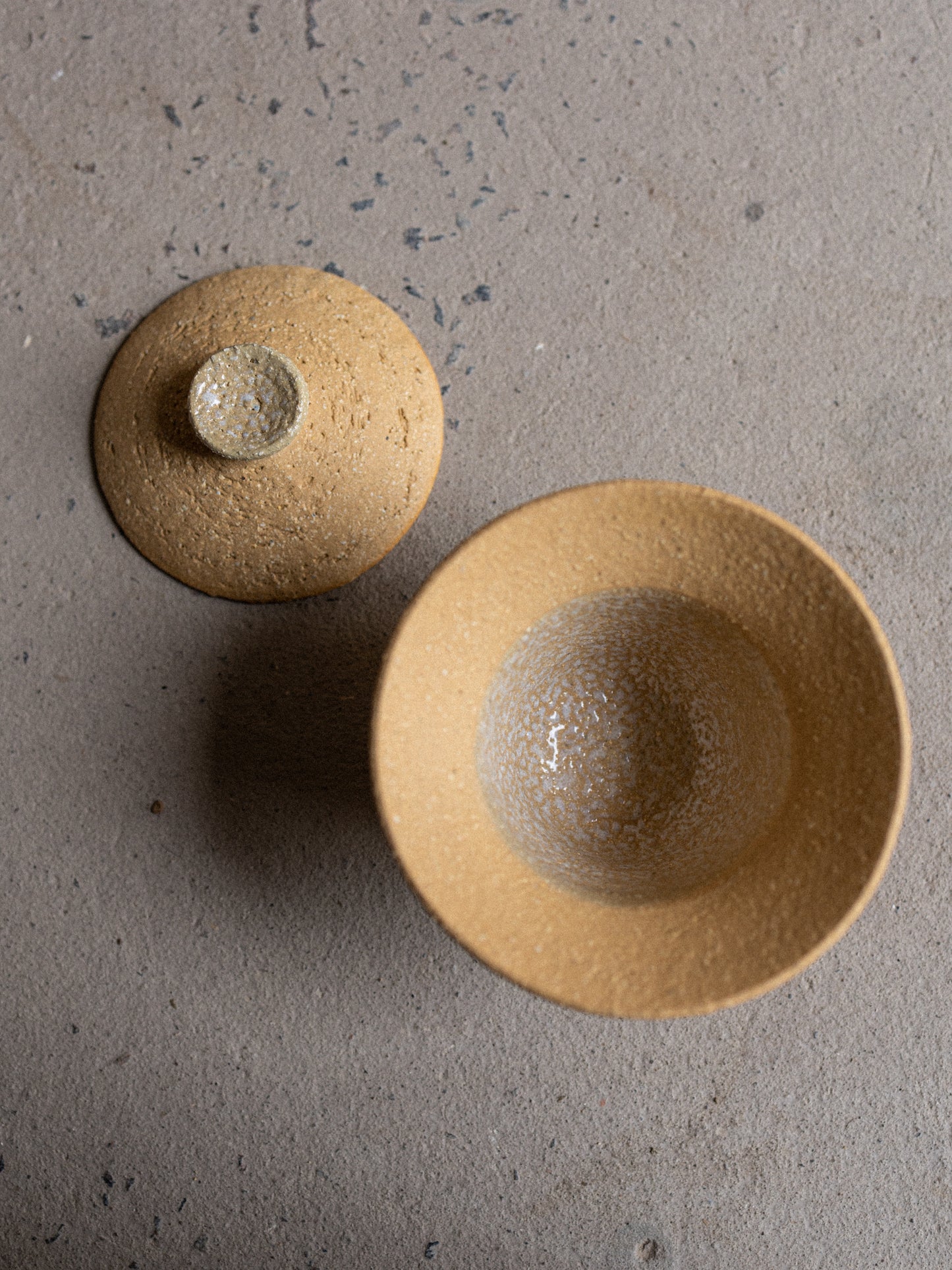 Гайвань з сатиновим рельєфним склом