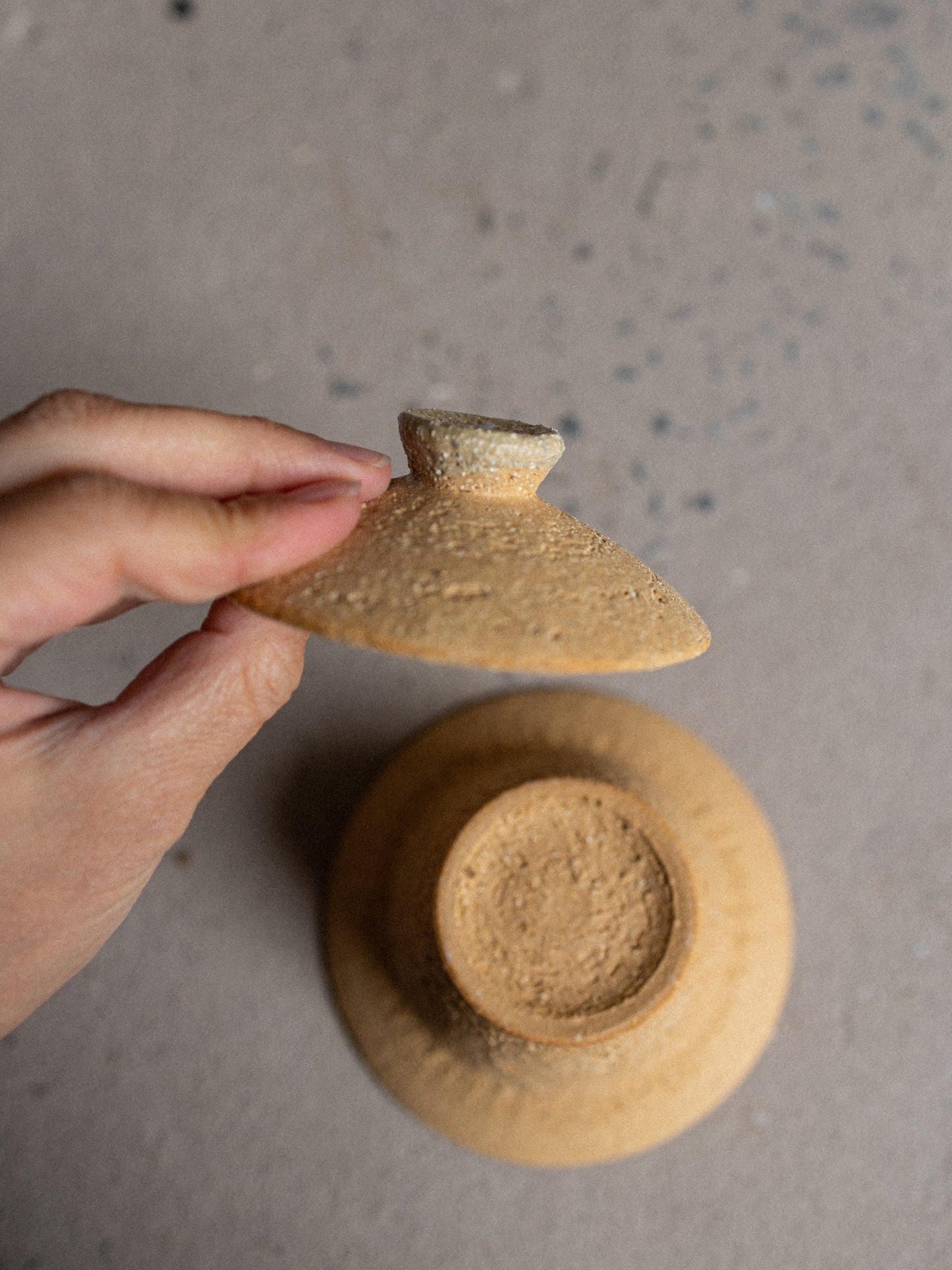 Гайвань з сатиновим рельєфним склом